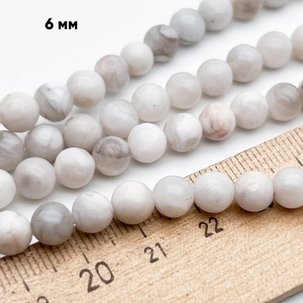 Агат "белый" бусины, диаметр около 6,4-6,6 мм, цена за 28-29 шт (1/2 нити)