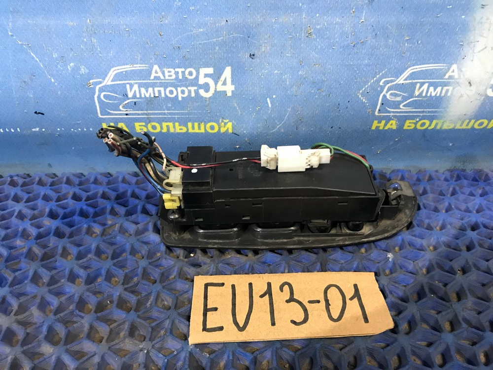 Блок управления стеклоподъемниками NISSAN BLUEBIRD 1993