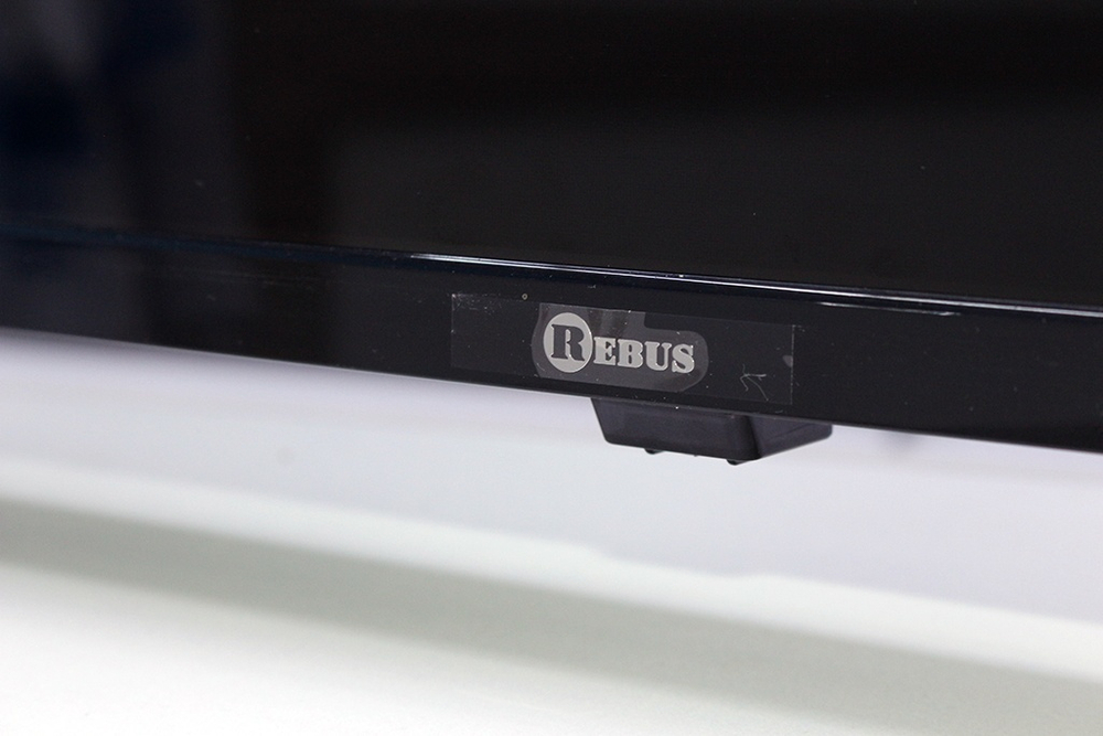 Телевизор Rebus RIS-LE43W8550 109 см черный