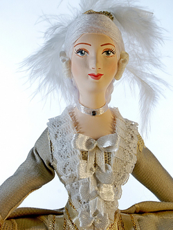 Кукла коллекционная в женском придворном костюме 18 века