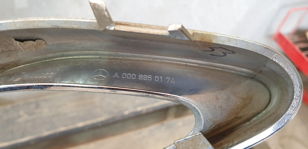 Накладка юбки заднего бампера левая GLS (X166) 15-19 Б/У Оригинал A0008850174