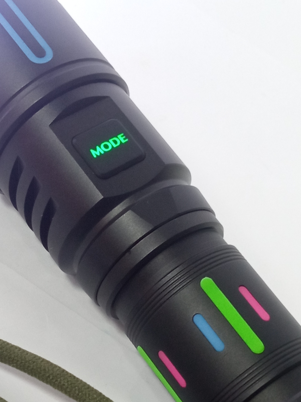 Фонарь ручной, яркий "Police 880000" NGY HYD-YG155-TG