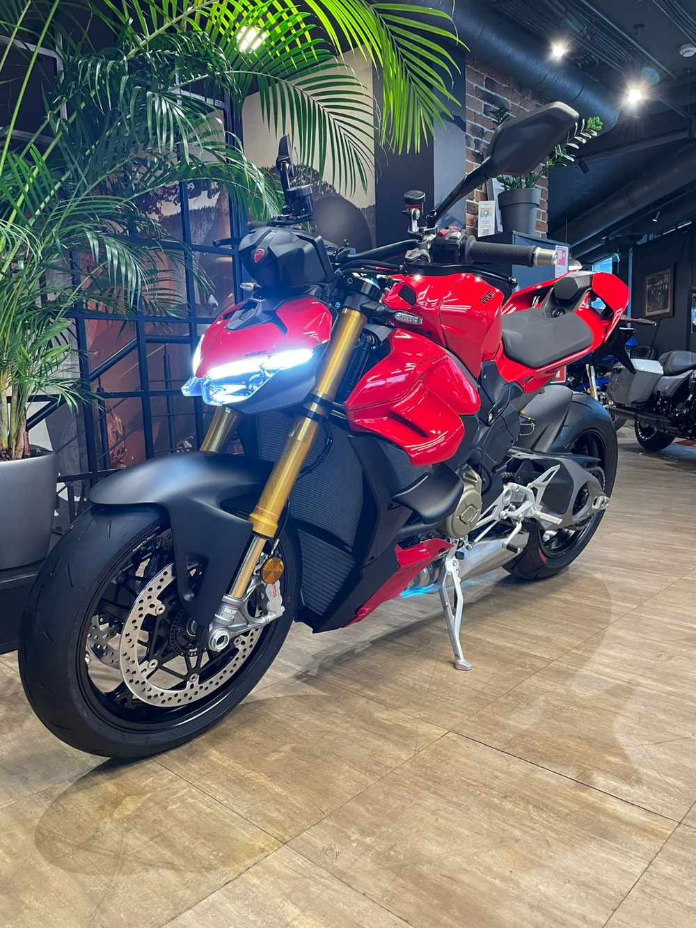 Ducati Streetfighter V4, 2025