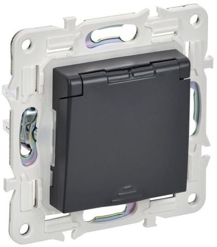 Розетка 1-м SKANDY 16А IP44 с заземл. защ. шторки с крышкой SK-R11T титан IEK SK-R16-16-44-K48