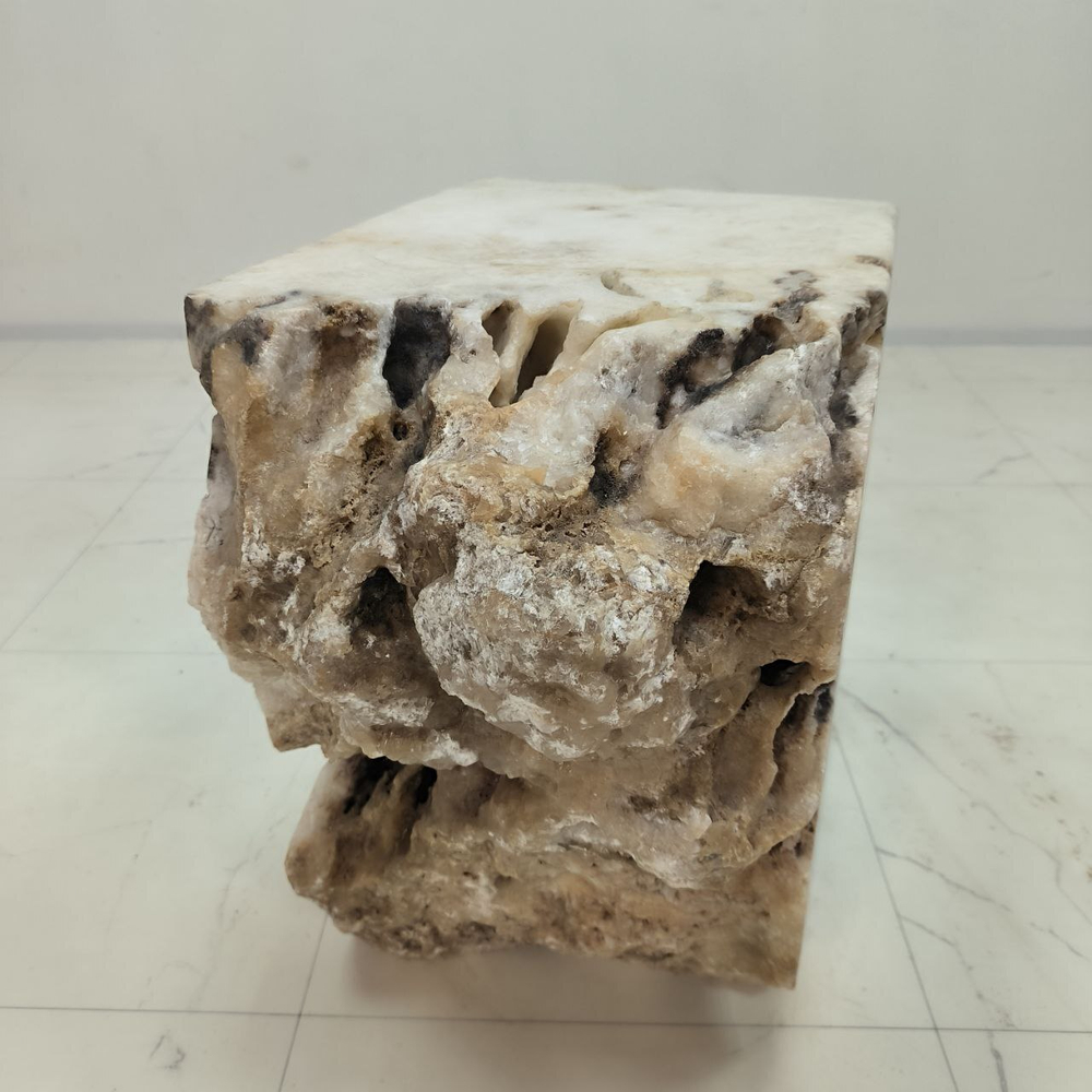 Стол из оникса 65582  (45*30*45) 0195