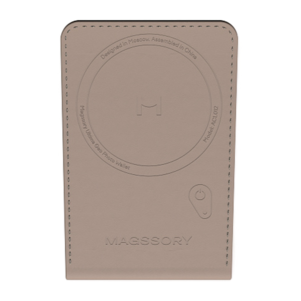 Кожаный чехол-бумажник MagSafe с подставкой Magssory Ultima Geo Photo Wallet Гибридный картхолдер-штатив из полиуретановой кожи с Bluetooth-кнопкой для мобильной съёмки. Работает с приложением Apple «Локатор». Вмещает до четырёх карт. Есть RFID-защита