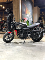 Triumph Trident 660 Gray