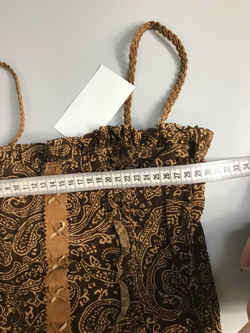 Топ с акцентными деталями, визуально на 40 размер