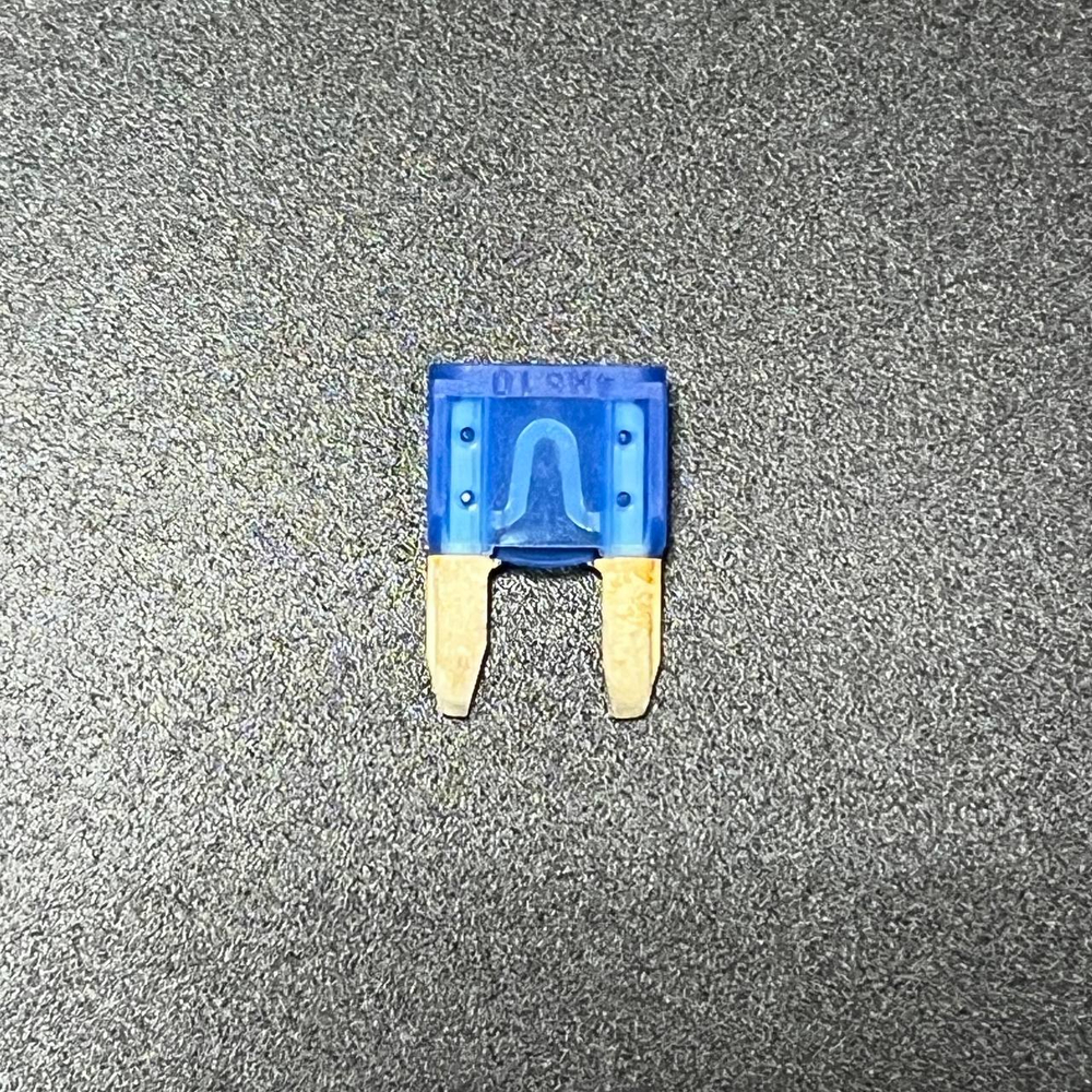 Предохранитель (15A) YAMAHA