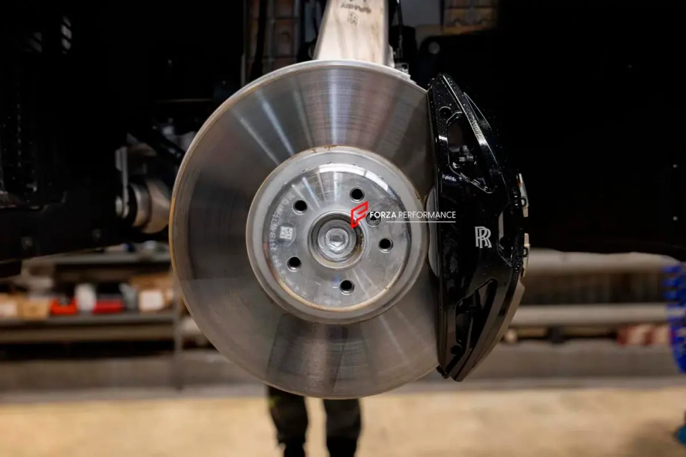 КАРБОН КЕРАМИЧЕСКАЯ УСИЛЕННАЯ ТОРМОЗНАЯ СИСТЕМА ДЛЯ ROLLS-ROYCE CULLINAN 2 Серии 2024+ Роллс Ройс