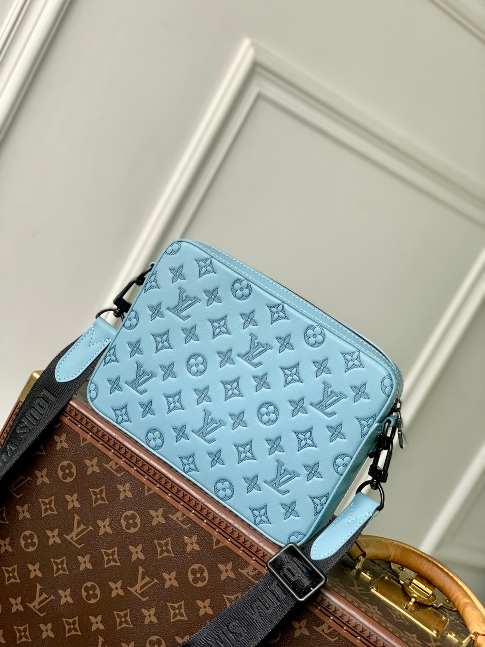 Louis Vuitton Trio Messenger