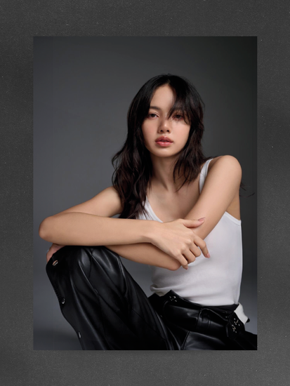 Постер A4 — Lisa (BLACKPINK) (мелованный картон 300 г/м²)