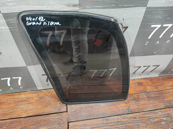 Стекло багажника левое Suzuki Grand Vitara 1 98-05 Б/У Оригинал 8457065D00