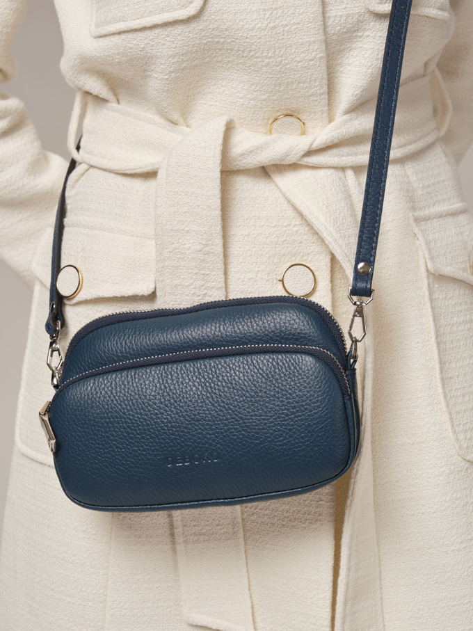 Сумка кожаная кросс-боди синяя