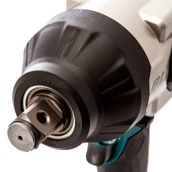 Makita DTW1002Z аккумуляторный ударный гайковерт (без АКБ и ЗУ)
