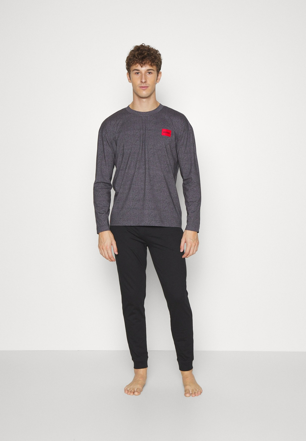 Пижама мужская HUGO Individual Long Set 10253320 01