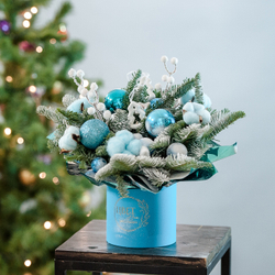 Нежная композиция с нобилисом в голубом оформлении