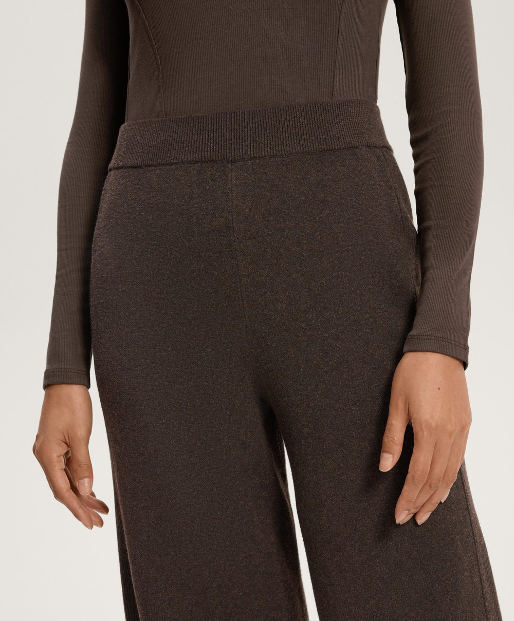 OYSHO Прямые брюки с резинкой по бокам, коричневый