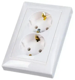 Двойная розетка с заземлением белая Legrand Valena 774400