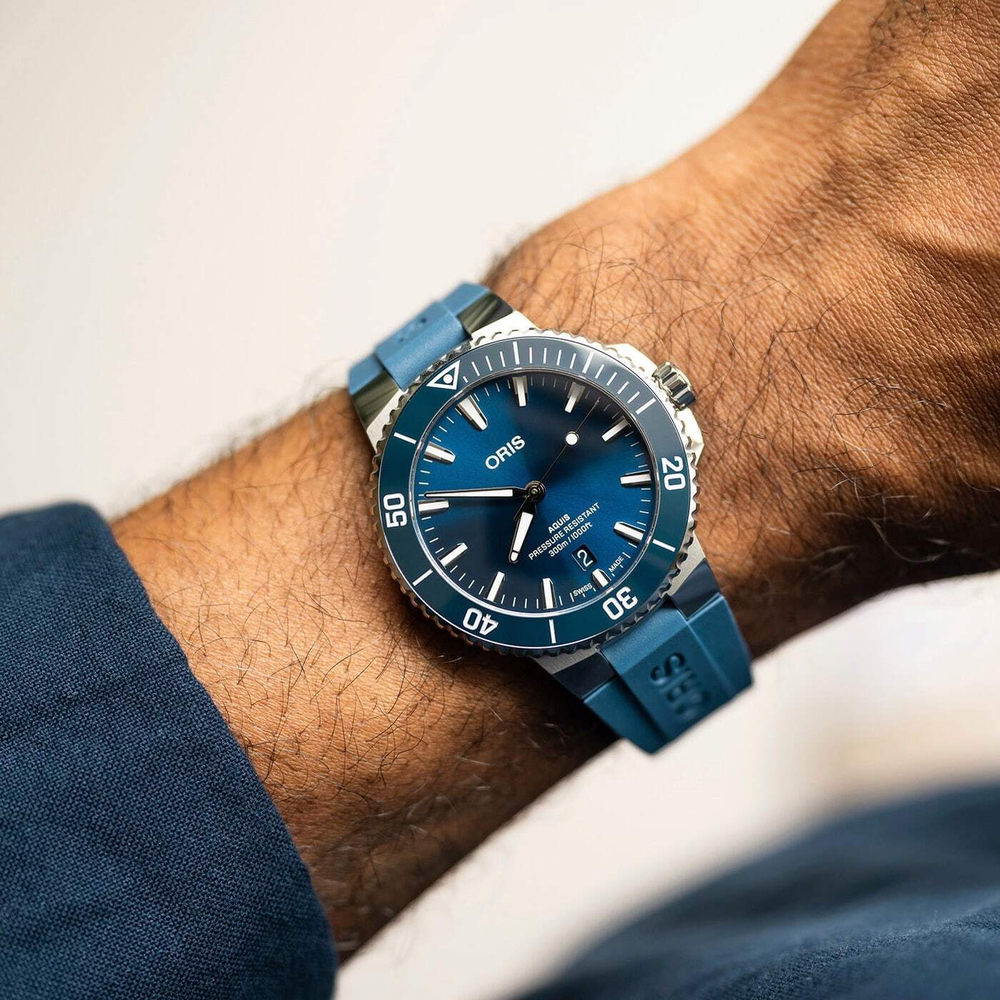Oris Aquis Date 01 733 7787 4135-07 4 22 35FC