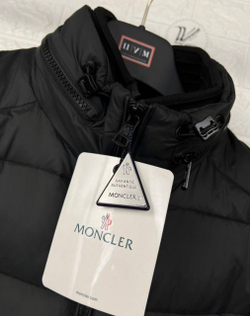 Пуховик Moncler