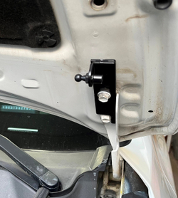 Амортизатор (упор) капота на Toyota Highlander 3 арт.15-15 (2013-2019) Autoinnovation