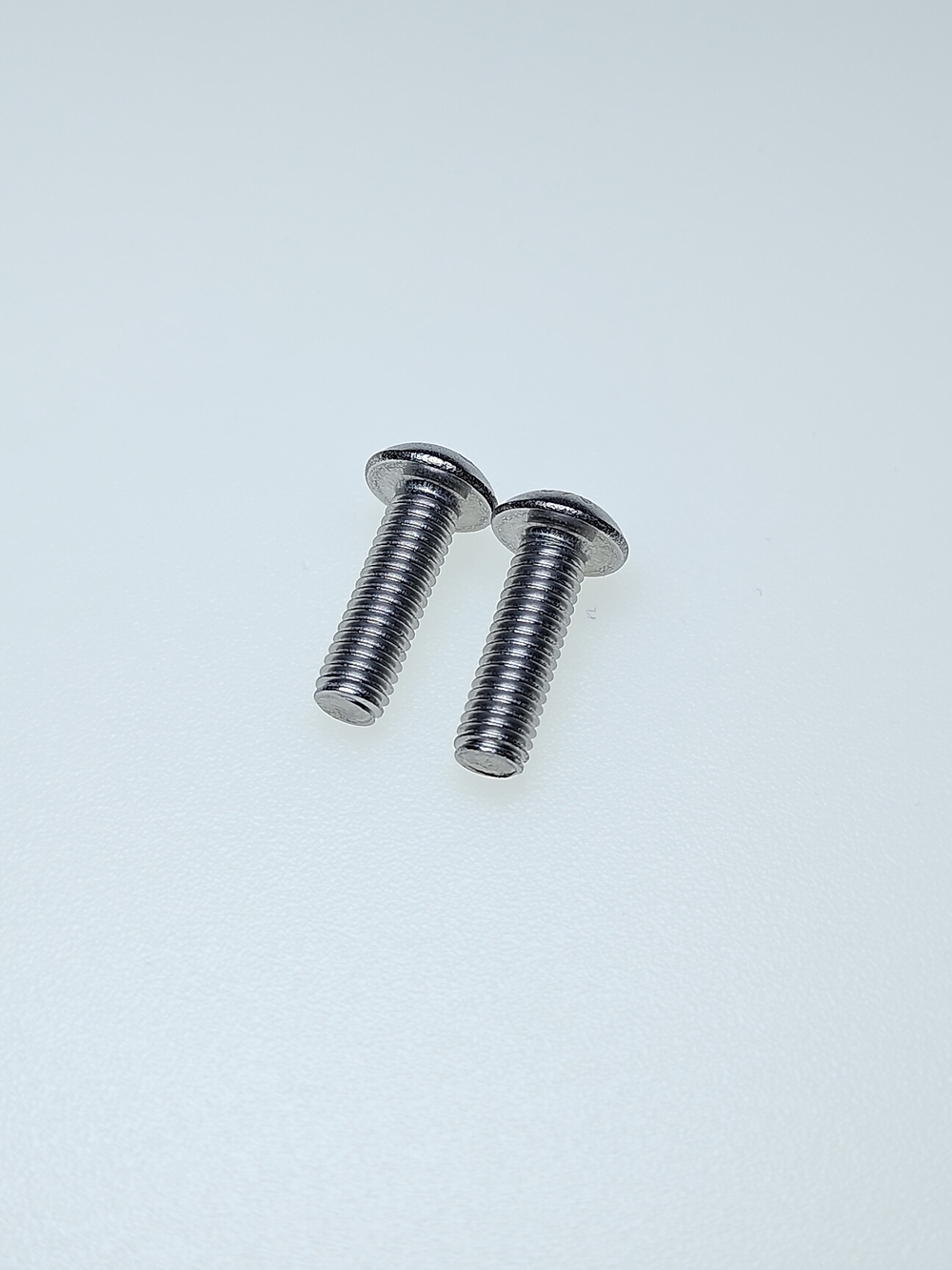 5х16 Винт с полукруг.гол. и внутр.шестигр. нерж. А2-70 ISO 7380 (100 шт.)