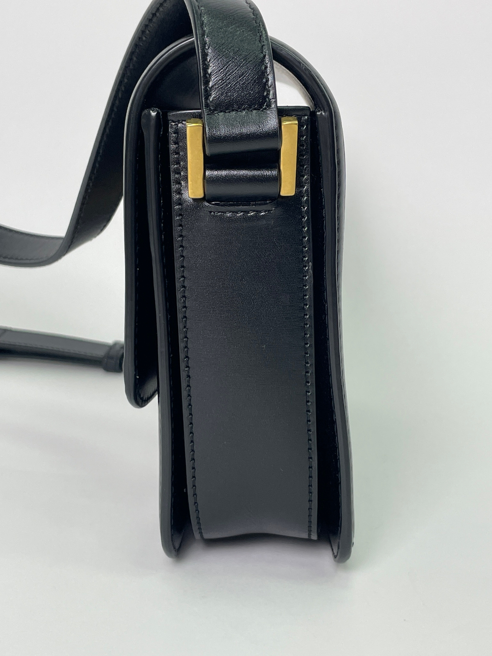 Сумка Saint Laurent Medium Solferino Shoulder Bag
