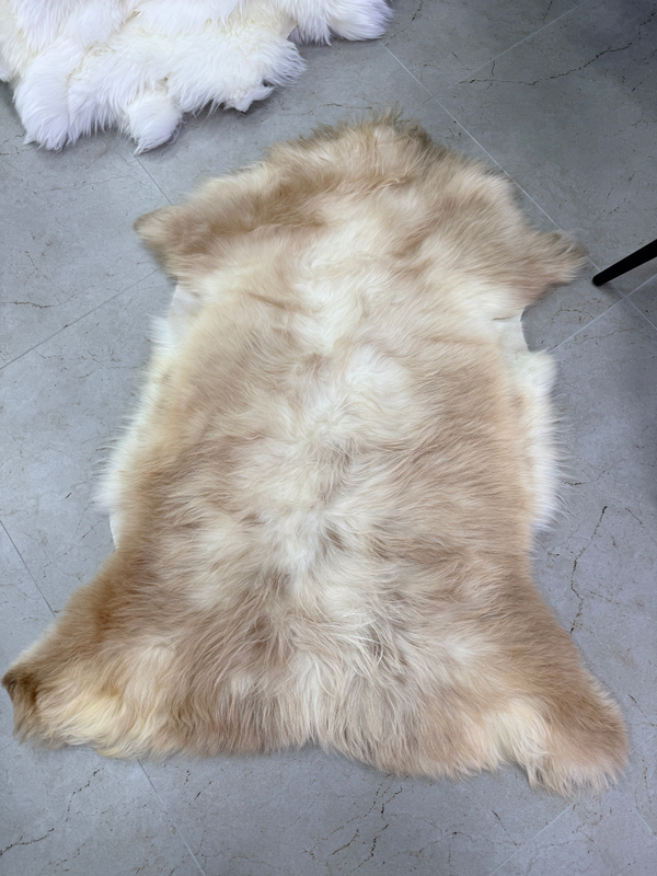 Шкура коврик меховой прикроватный овчина, 120х65 см.