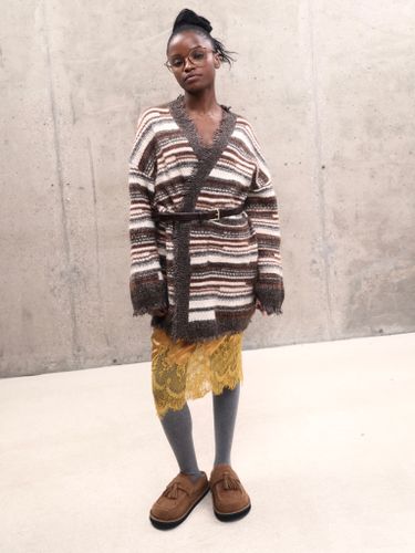 Коричневый удлиненный кардиган в полоску