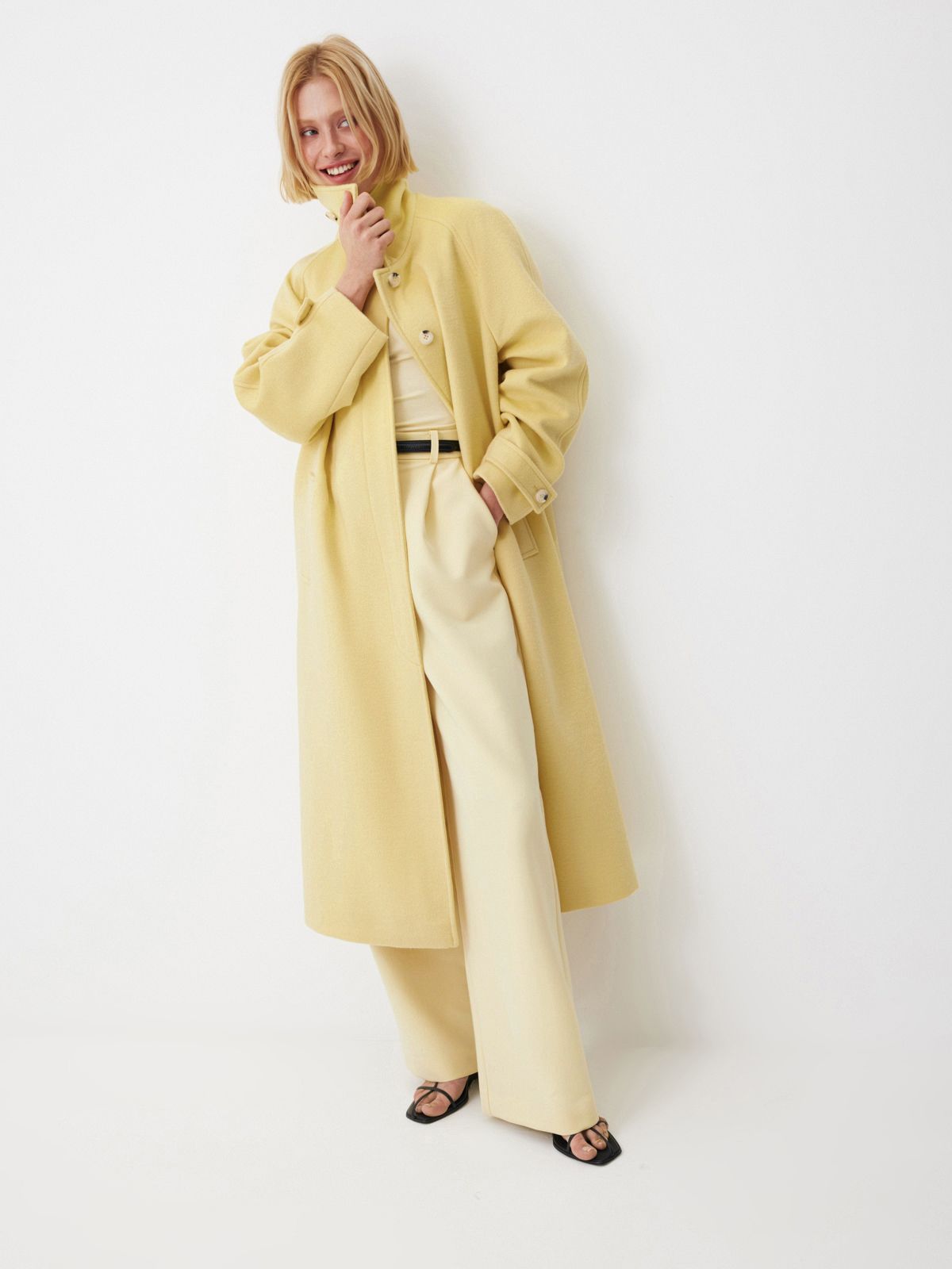 Объемное пальто с воротником-стойкой Sunkissed