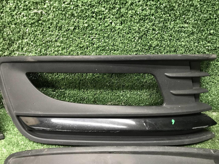 Накладка ПТФ правая VW Polo sedan 5 (2015-2020)