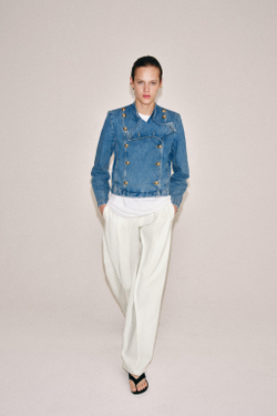 ZARA ДЖИНСОВАЯ КУРТКА С ПОДПЛЕЧНИКАМИ — ZW COLLECTION, ЛИНЯЛЫЙ СИНИЙ