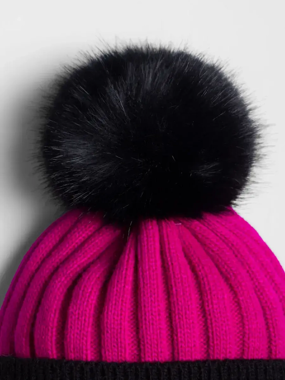 Шапка зимняя для девочки с помпоном и снуд