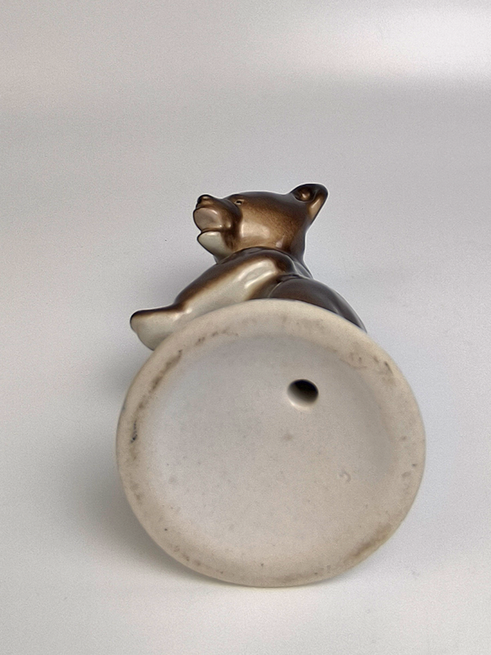 Фарфоровая статуэтка  "Медвежонок бурый стоящий" ЛФЗ