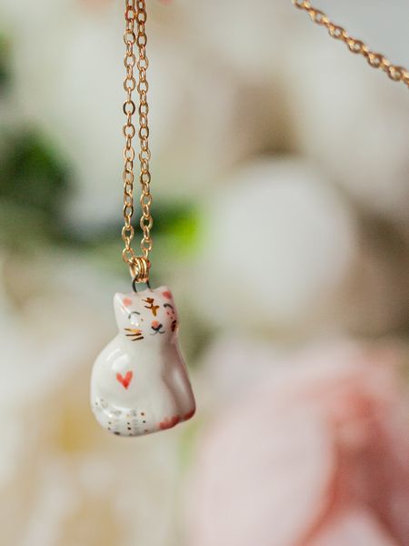 Кулон из фарфора «Кот с сердечком», Беларусь