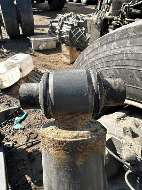 Амортизатор передний 2017г