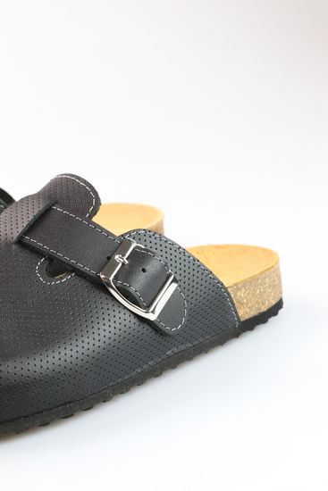 05 | "Maka" | Черные женские медицинские сабо натуральная кожа (перфорация)