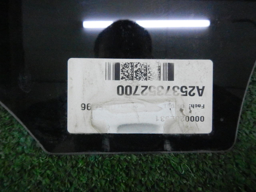 Стекло двери заднее левое Mercedes GLC C253 16-23