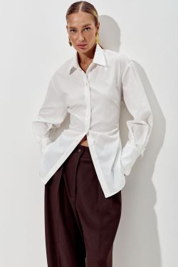 Приталенная рубашка из хлопка кремового цвета