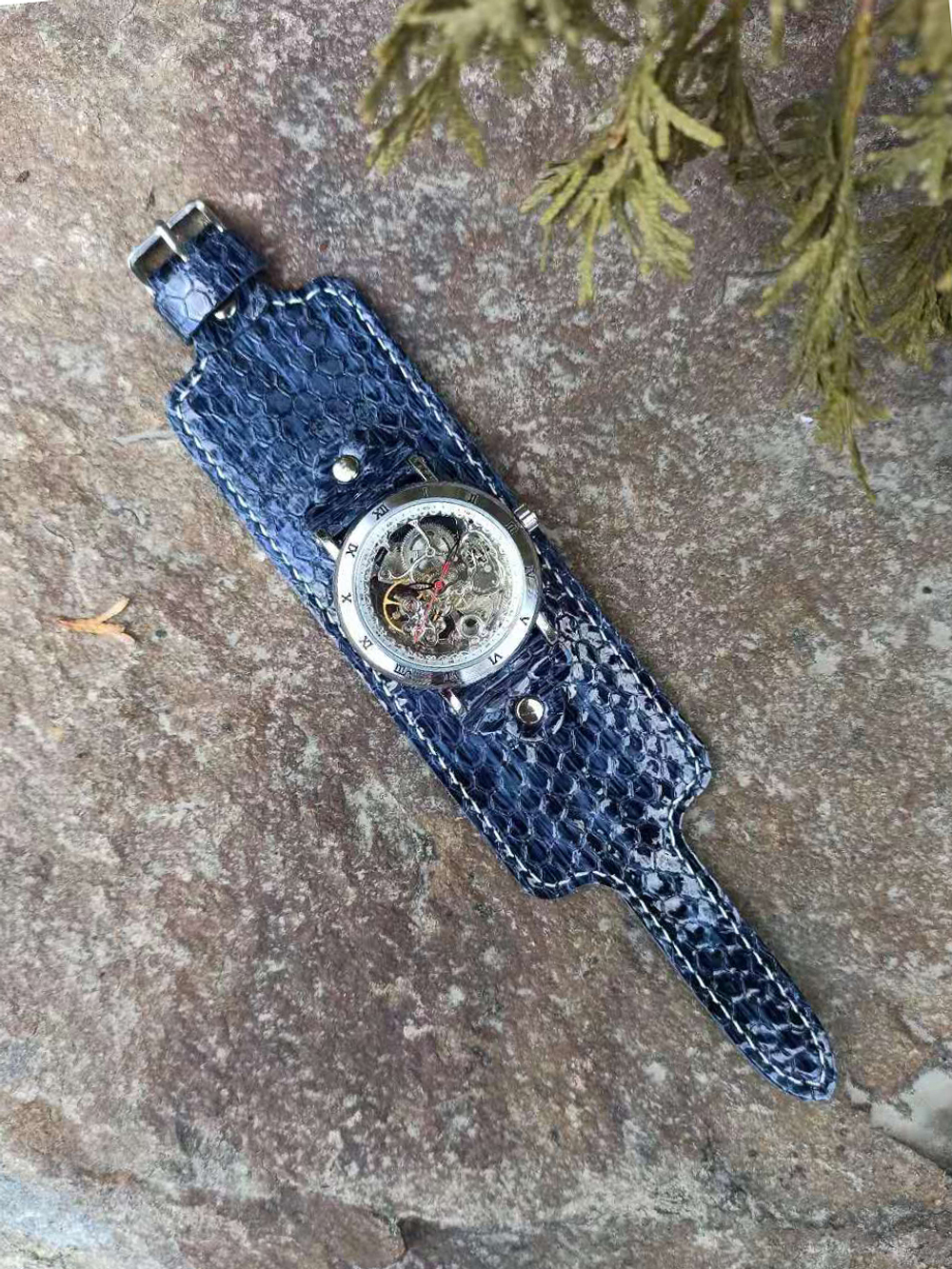 Часы скелетоны женские механические Breeze YOURTIME