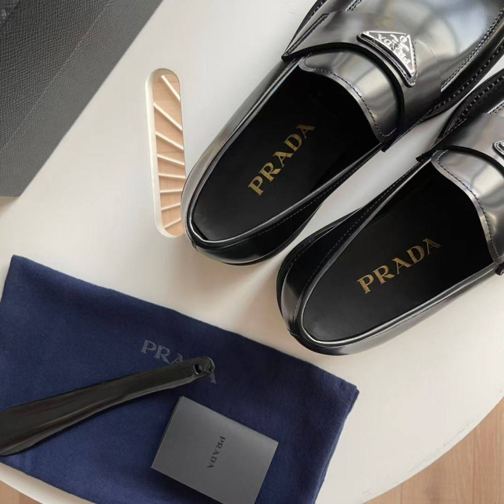 Лоферы Prada