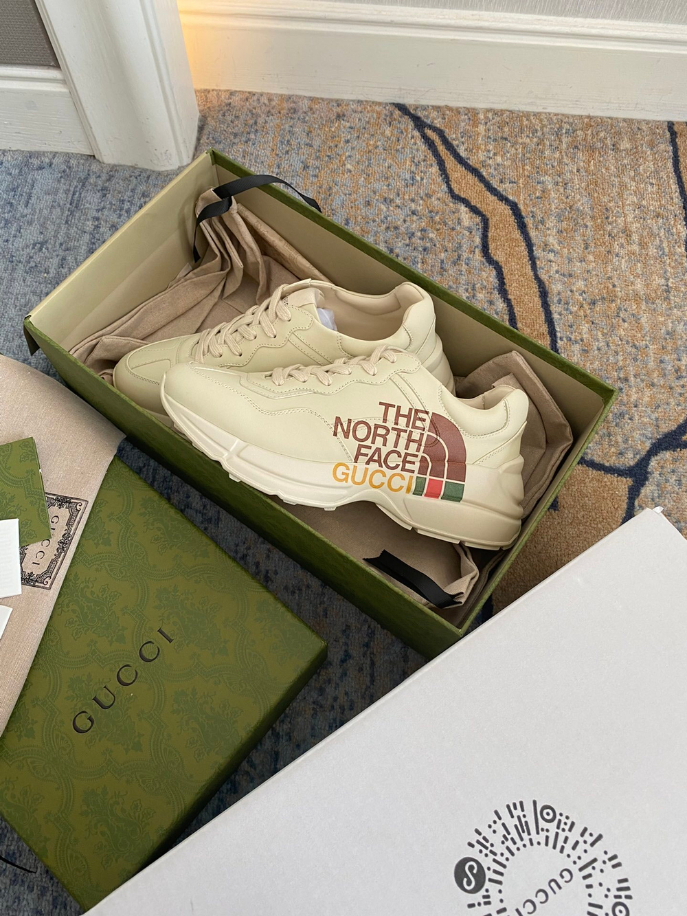 Gucci Rhyton Sneaker