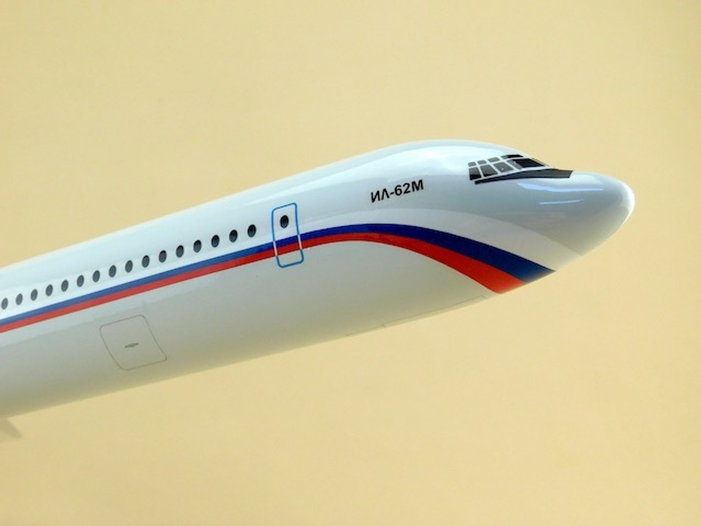 Модель самолета Ил-62М (М1:100, СЛО Россия)