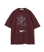 UNDERCOVER ФУТБОЛКА БОРДОВАЯ С ПРИНТОМ