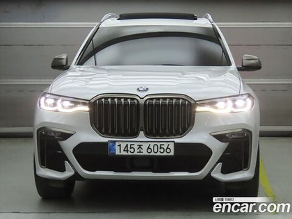 BMW X7 (G07) M50i 6-и местный (10.2020)