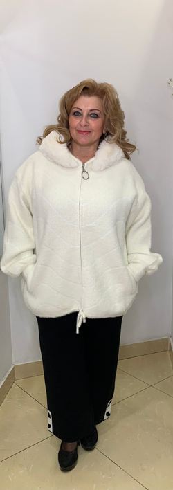 Теплый жакет-куртка из альпака с капюшоном