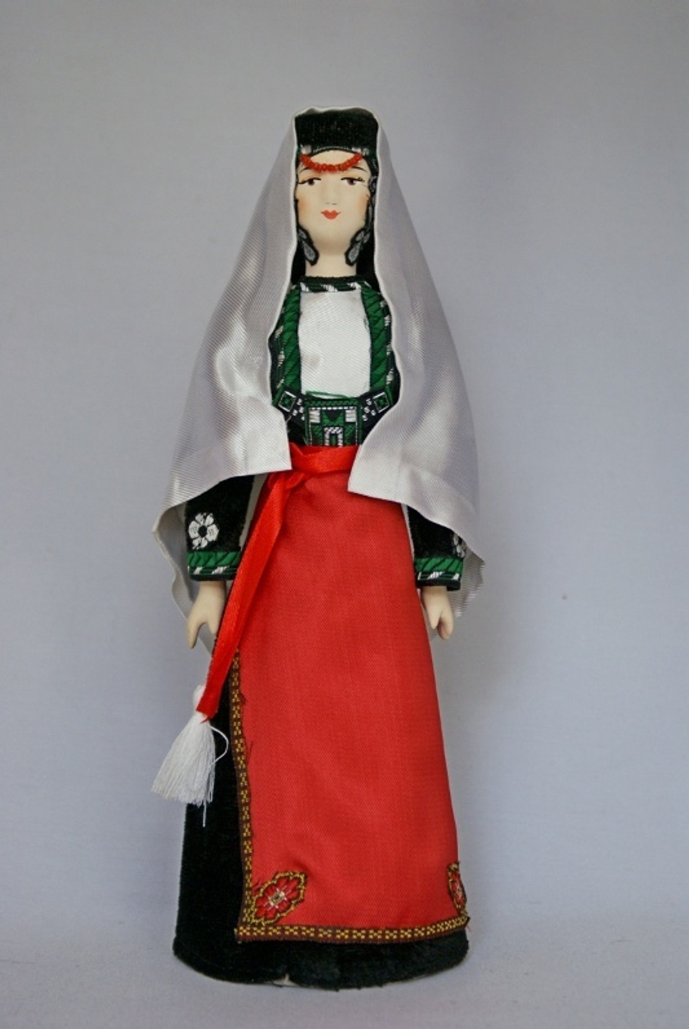 Кукла коллекционная Армянка в женском традиционном костюме.