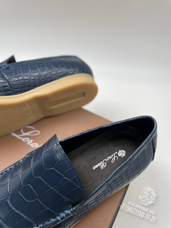 Лоферы Loro Piana из кожи крокодила
