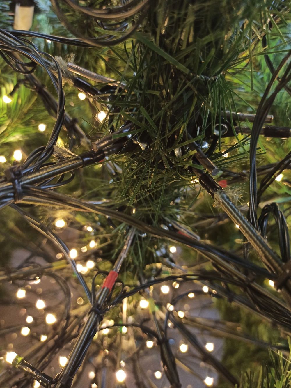 Елка с гирляндой 2в1 «Венецианская» (Литая+пвх) от 1,8 м до 3 м